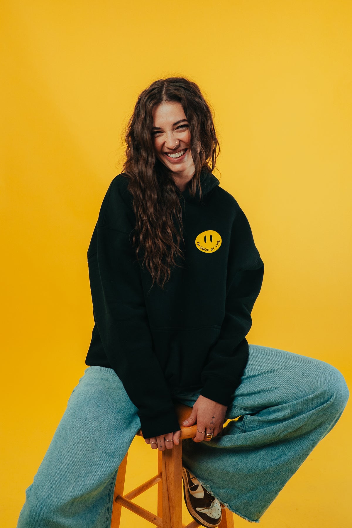 smile hoodie – black