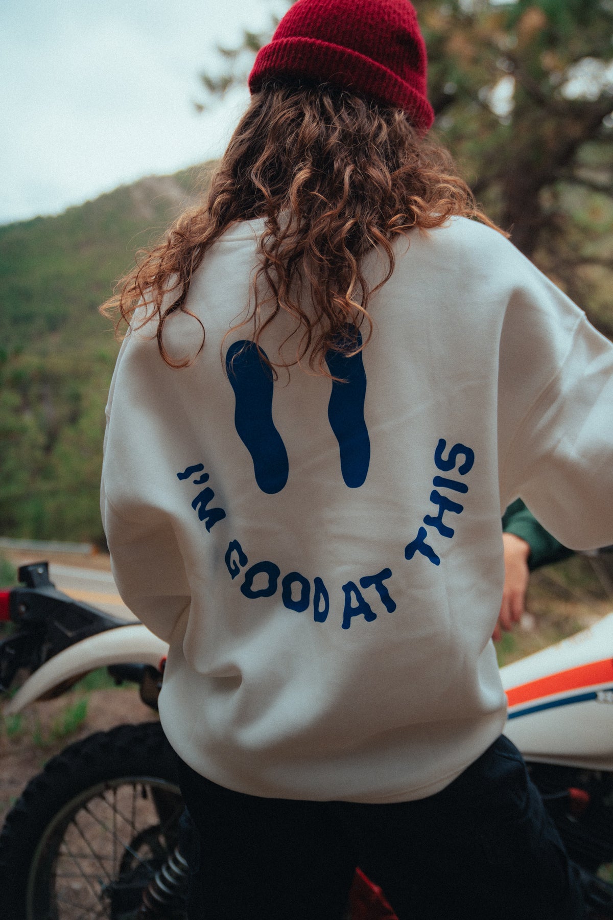 drip smiley crew – white